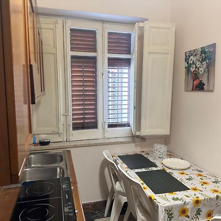 Apartament Dimora Di Maury A Due Passi Dai Trasporti E Da Ballaro Palermo Exterior foto
