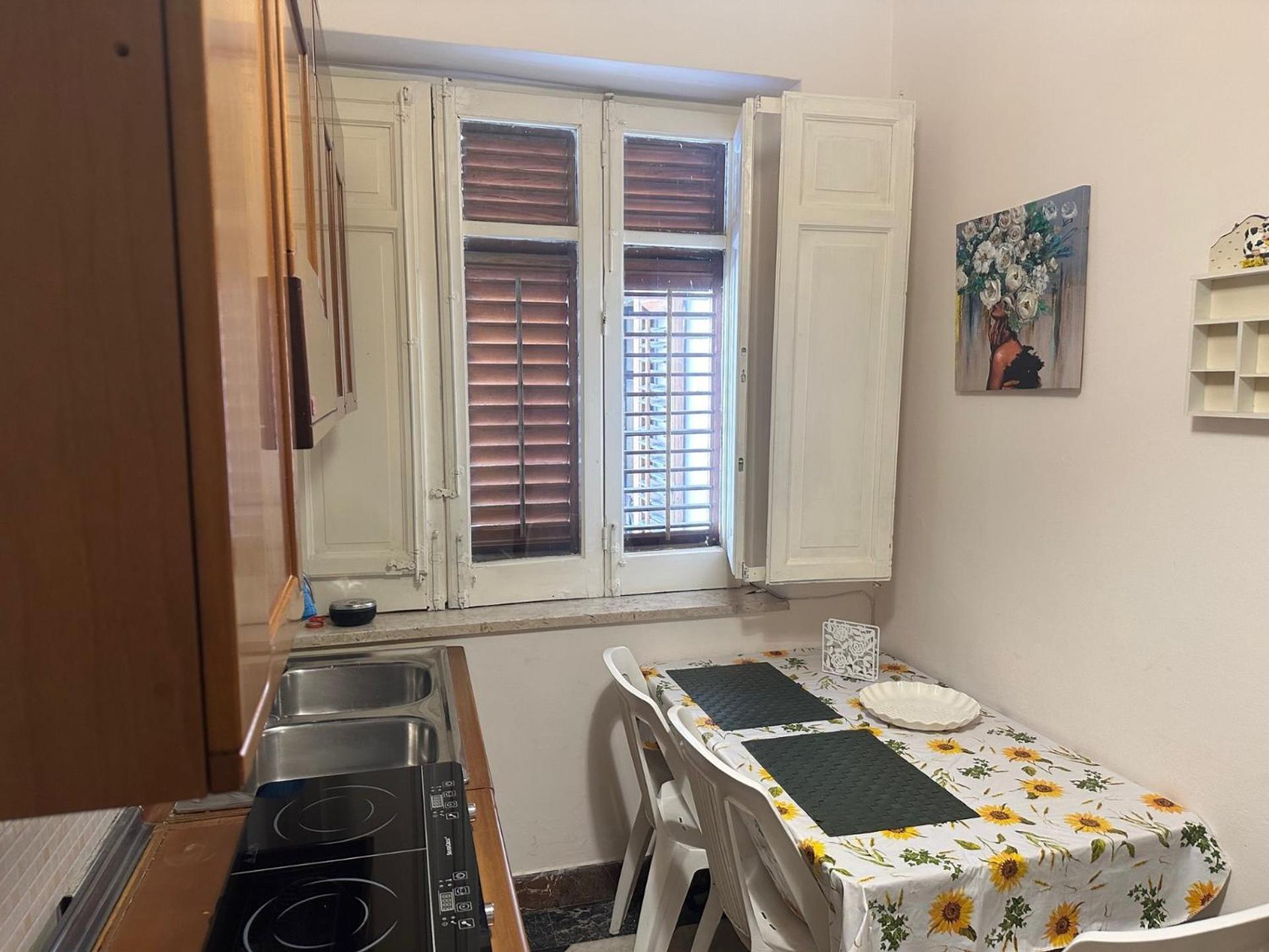 Apartament Dimora Di Maury A Due Passi Dai Trasporti E Da Ballaro Palermo Exterior foto